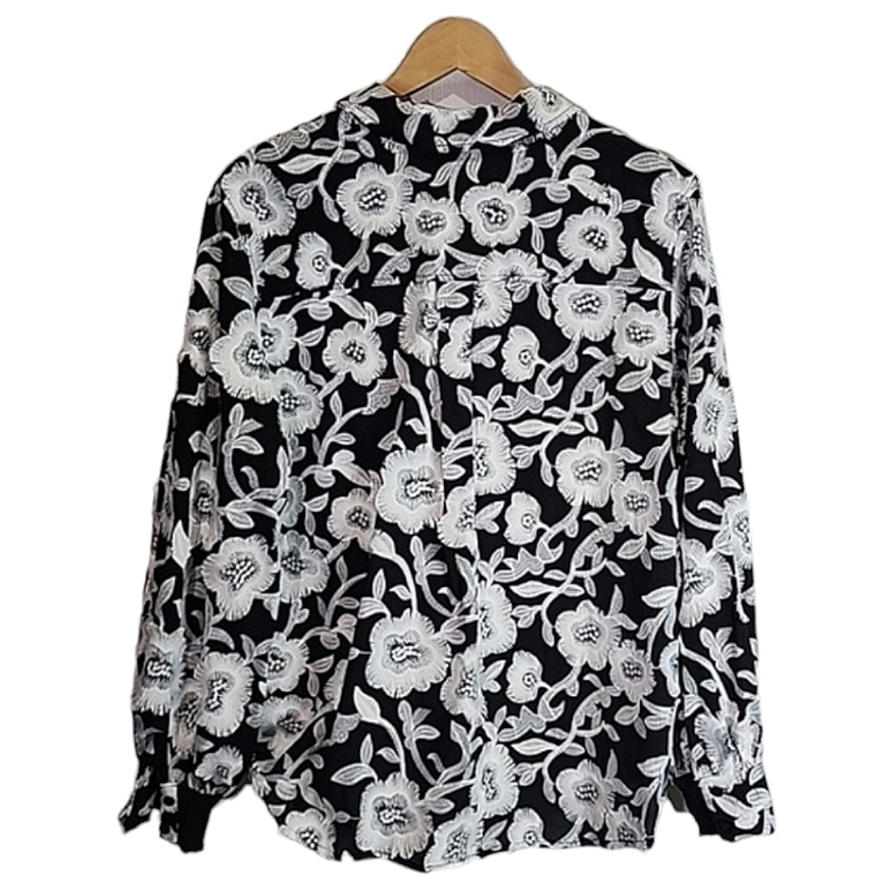 Chicos 3D embroidered Poplin shirt size M/12 - Picture 7 of 7